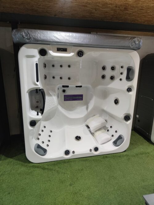 ATARA 5 Seat Hot Tub (Ex Demo - Showroom display) 8 WhatsApp Image 2025 10 24 at 13.21.18