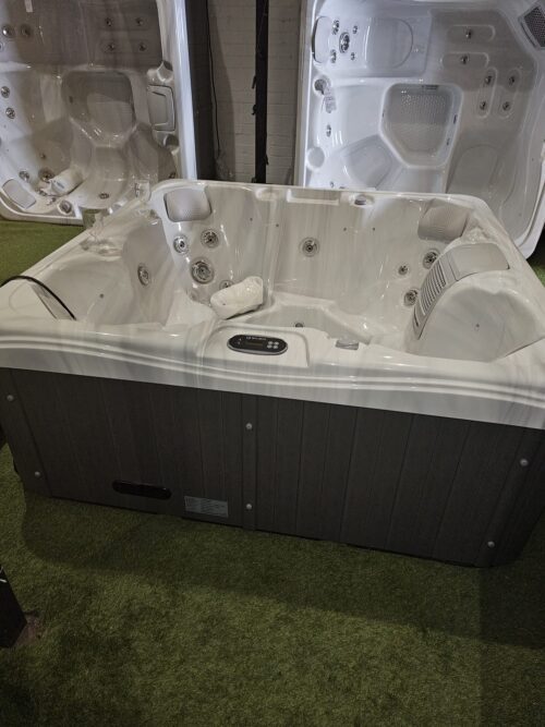 EX DEMO VALUE 7 HOT TUB 7 Seat 13amp / 32amp (Ex Demo - Showroom display) 8 WhatsApp Image 2025 10 24 at 13.44.09