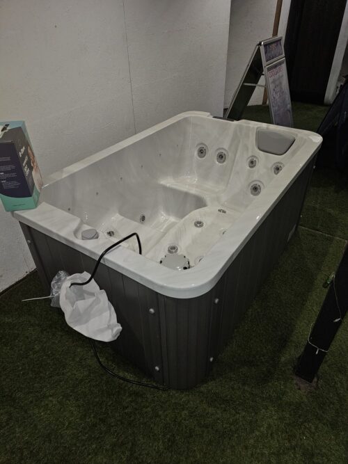 EX DEMO VALUE 3 HOT TUB 3 Seat (Ex Demo - Showroom display) 9 WhatsApp Image 2025 10 24 at 13.53.08