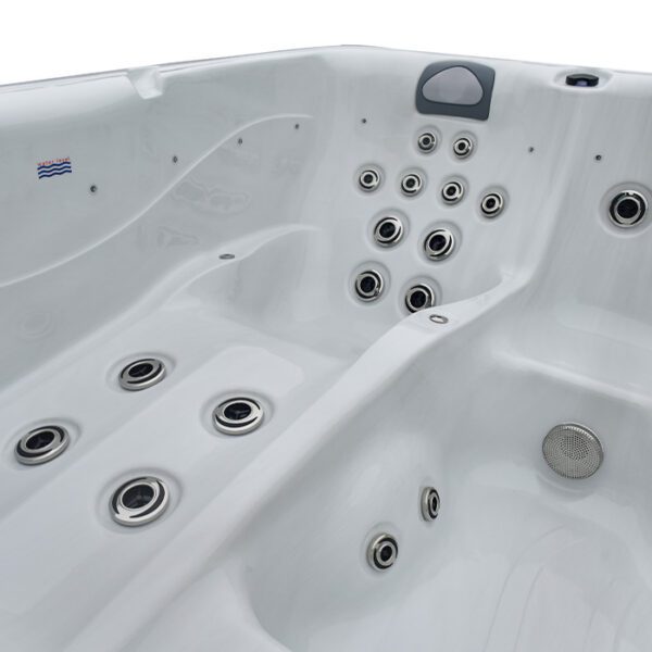 Cosmo+ 6 seat hot tub (Ex display - Showroom model) | 6 Person Hot Tub ...