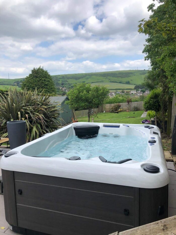 Rio 3 Seat 32amp Hot Tub 2000 x 1600 x 780mm (Ex Demo – Showroom display) - Image 6