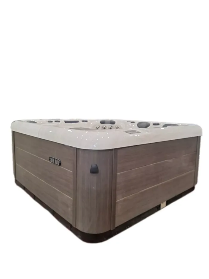 EX DEMO Palm Spas Pearl 6 seat with Lounger Hot Tub 32AMP HARDWIRED (SHOWROOM DISPLAY) - Image 2