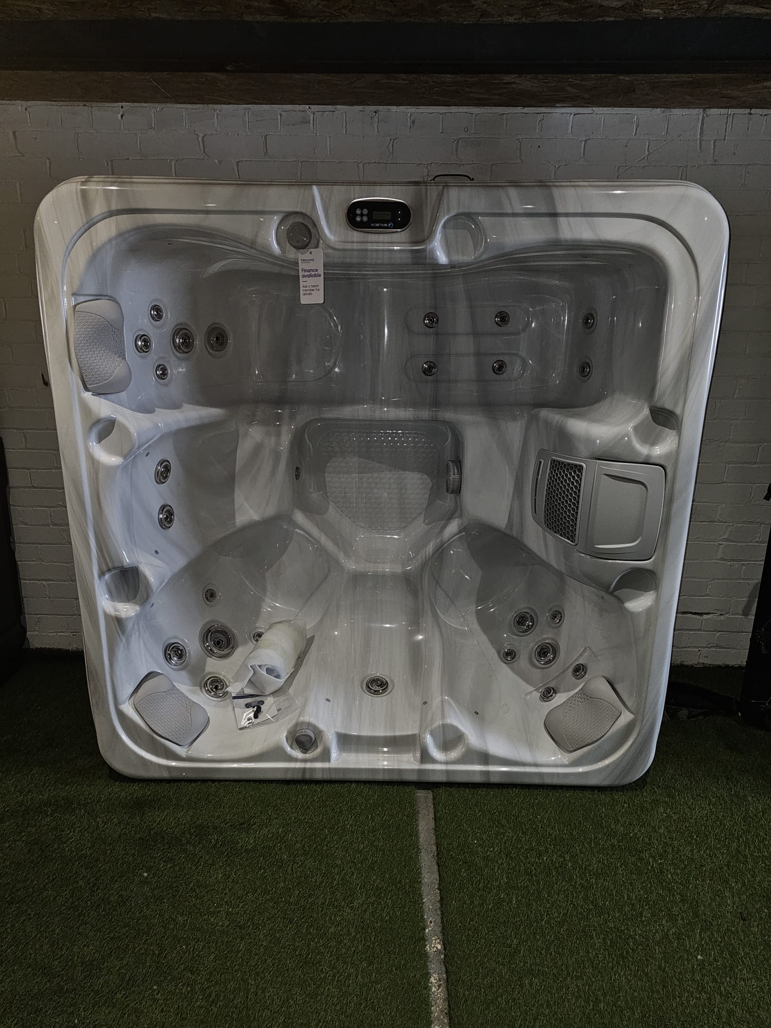 EX DEMO PALM SPAS VALUE 5 HOT TUB 5 SEAT WITH LOUNGER HOT TUB WITH BALBOA CONTROLS AND HEATER 1 EX DEMO PALM SPAS VALUE 5 HOT TUB 5 SEAT WITH LOUNGER HOT TUB WITH BALBOA CONTROLS AND HEATER