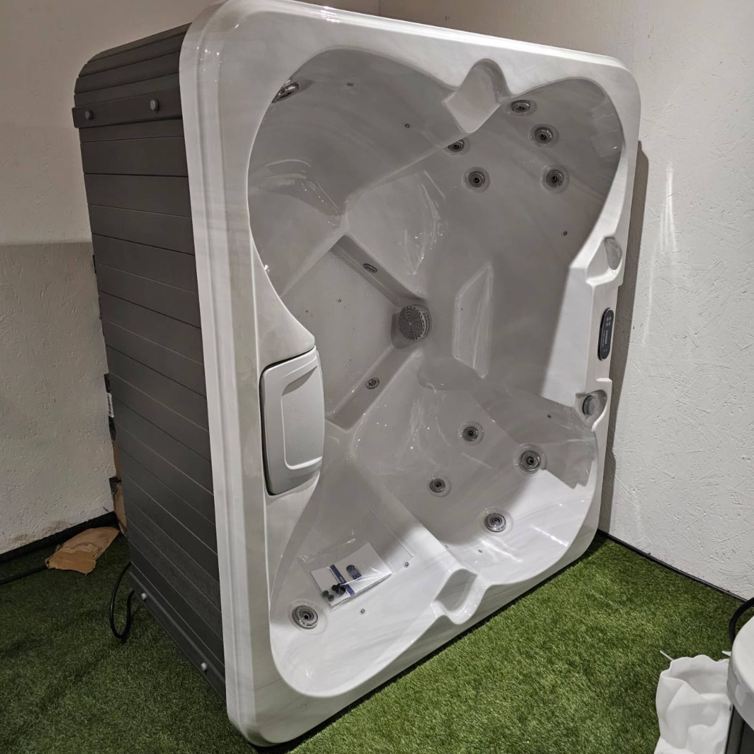 EX DEMO Palm Spas Value 4 Hot Tub 5 EX DEMO Palm Spas Value 4 Hot Tub - Image 5