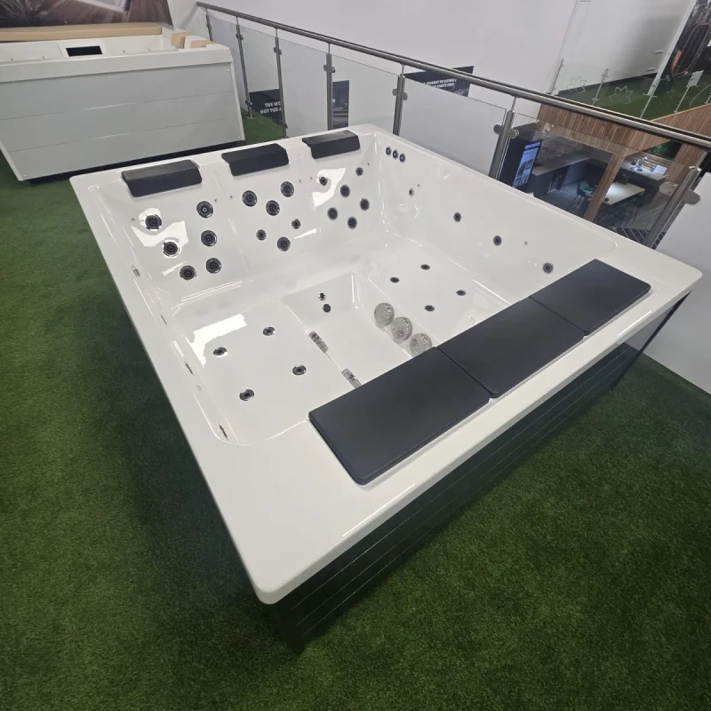 EX DEMO PORTCRIL Lounge Divine Plus luxury Hot Tub / Spa (SHOWROOM MODEL) 1 EX DEMO PORTCRIL Lounge Divine Plus luxury Hot Tub / Spa (SHOWROOM MODEL)