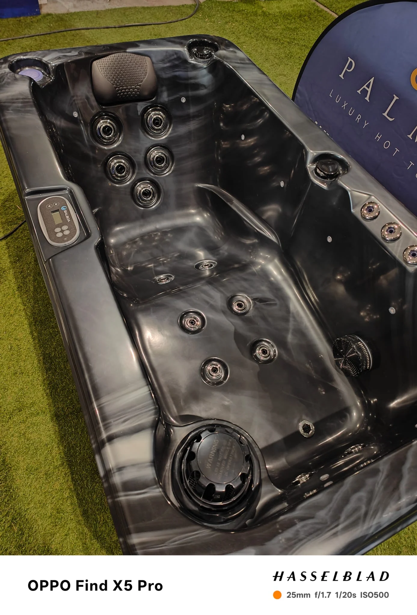 Palm Spas Value 1 SOLO Luxury Hot Tub 1 Lounger Seat – American Balboa Components (EX DEMO Showroom model - AVAILABLE NOW!) ( 3 Palm Spas Value 1 SOLO Luxury Hot Tub 1 Lounger Seat – American Balboa Components (EX DEMO Showroom model - AVAILABLE NOW!) ( - Image 3